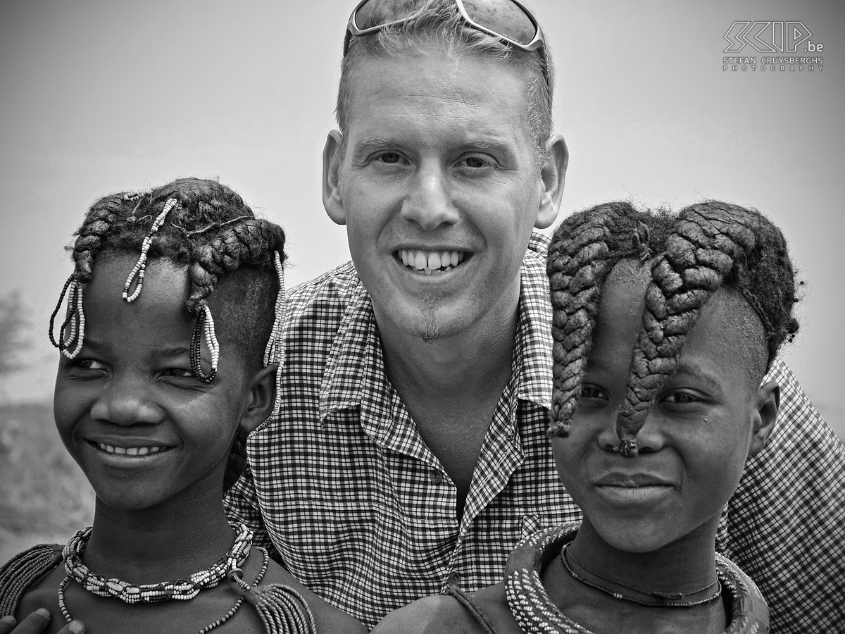 Omangete - Stefan with Himba girls  Stefan Cruysberghs